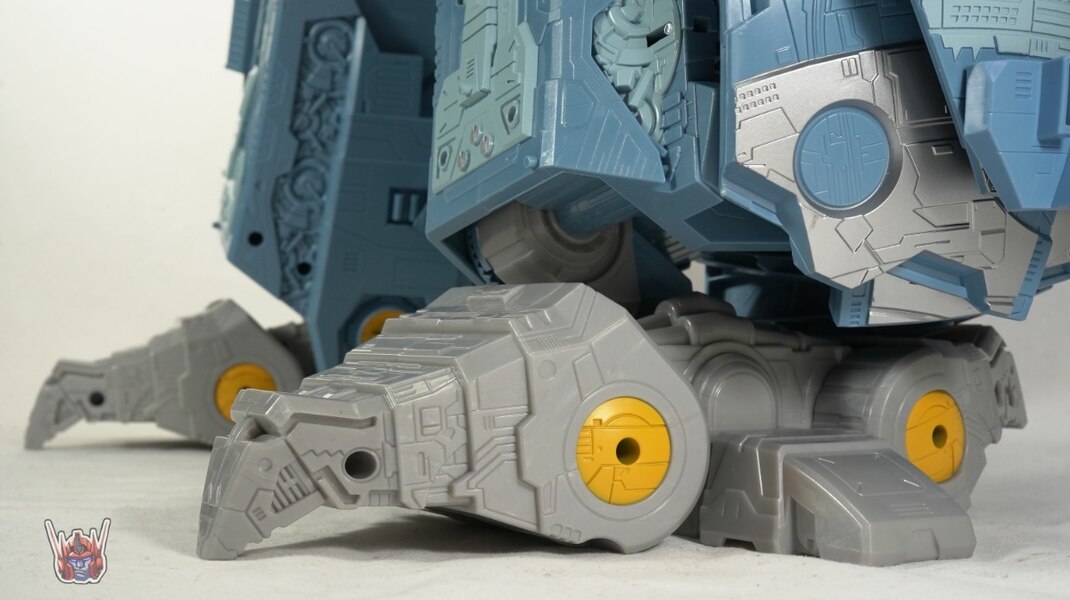 Transformers HasLab War For Cybertron Unicron Review  (38 of 58)